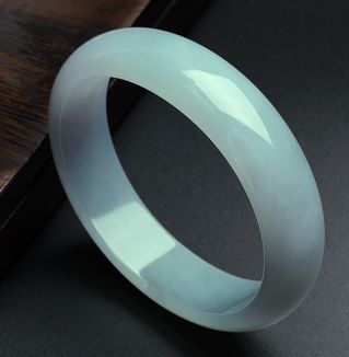 翡翠和白玉哪个好 详解翡翠和白玉情况