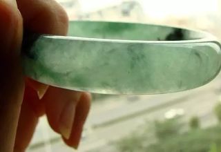 翡翠手镯表面磨花了怎么办 如何保养