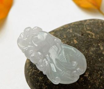 冰糯种翡翠里面有棉絮好不好 冰糯种翡翠里面有棉絮好不好