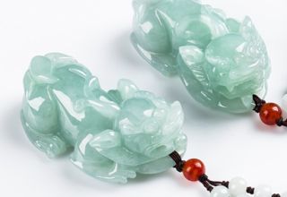 紫罗兰和翡翠玉哪个好 什么翡翠值得入手