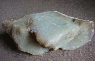 和田玉籽料和山料的区别 山料和籽料的区别图片 和田玉籽料和山料的区别 山料和籽料的区别图片