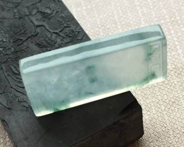 冰种翡翠有棉絮的好吗 棉絮会降低翡翠的价值吗