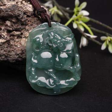 油青种翡翠如何看水头 什么水头才是好的