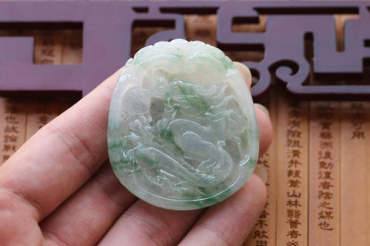 翡翠凤凰寓意 翡翠凤凰男的可以戴吗