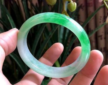 翡翠糯化起冰什么意思 实物分析帮你理解清楚