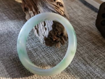 一般翡翠手镯价格 普通的翡翠手镯多少钱 一般翡翠手镯价格 普通的翡翠手镯多少钱