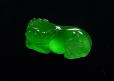 翡翠有几种绿色 有哪些正绿色的翡翠 翡翠有几种绿色 有哪些正绿色的翡翠