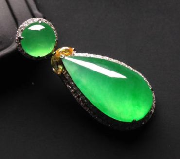 翡翠有几种绿色 有哪些正绿色的翡翠 翡翠有几种绿色 有哪些正绿色的翡翠