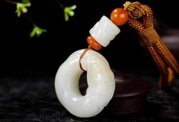 如何辨认和田玉 如何区分和田玉与仿品 如何辨认和田玉 如何区分和田玉与仿品