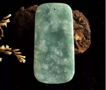 翡翠的棉絮 有棉的翡翠是不好的翡翠吗 翡翠的棉絮 有棉的翡翠是不好的翡翠吗