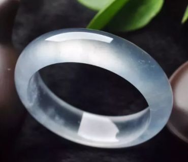 如何鉴定翡翠的价值 翡翠价值鉴定五大口诀