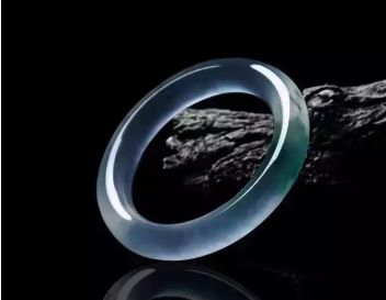 翡翠手镯会越带越透吗 翡翠手镯怎么养才好