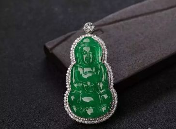 翡翠的冰种是啥 翡翠的冰种标准定义是什么