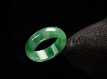 翡翠的挑选 选翡翠只看种和水?这个细节别忽略了 翡翠的挑选 选翡翠只看种和水?这个细节别忽略了