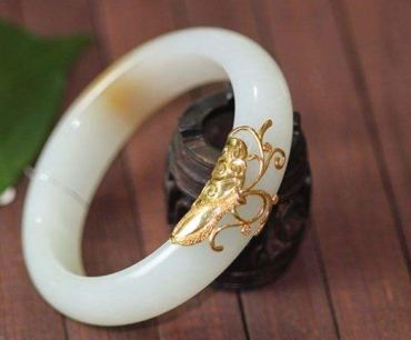 玉镯价位 玉镯的市场价格是多少