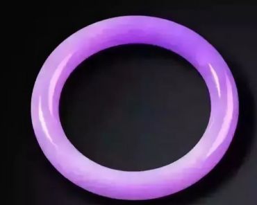 紫罗兰翡翠手镯的寓意 紫罗兰翡翠手镯代表什么意义