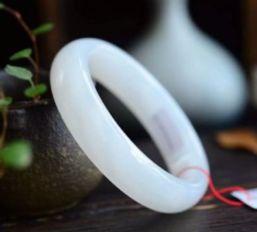 玉手镯怎么保养才亮 这几点保养常识不可不知