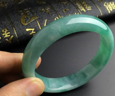 翡翠手镯如何挑选 只需做到这三步 翡翠手镯如何挑选 只需做到这三步