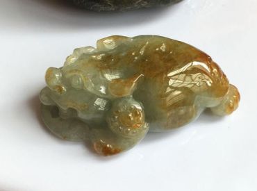 翡翠金蟾图片 翡翠金蟾的寓意和象征