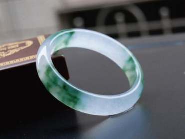 飘花翡翠手镯 飘花翡翠手镯图片价格 飘花翡翠手镯 飘花翡翠手镯图片价格