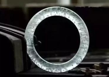 翡翠手镯有棉絮怎么养 这样养棉絮会越来越少 翡翠手镯有棉絮怎么养 这样养棉絮会越来越少