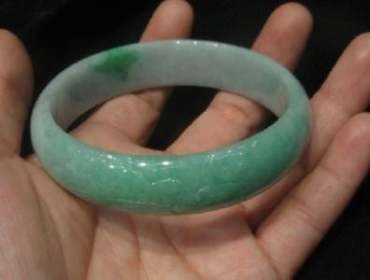 翡翠手镯保养小知识 不同翡翠手镯的不同保养方法 翡翠手镯保养小知识 不同翡翠手镯的不同保养方法