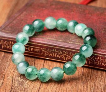 鉴定翡翠的方法 翡翠鉴别真假方法知识 鉴定翡翠的方法 翡翠鉴别真假方法知识