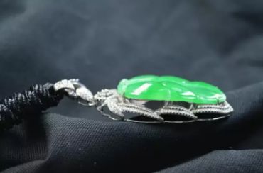 怎么鉴定翡翠的价值 辨别翡翠的价值 怎么鉴定翡翠的价值 辨别翡翠的价值