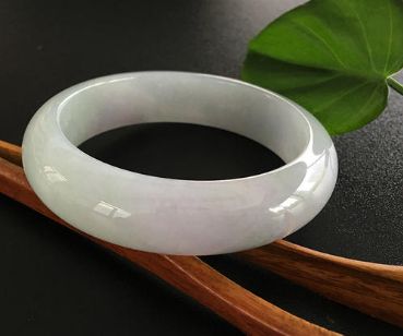 白翡翠值钱吗 白翡翠现在多少钱
