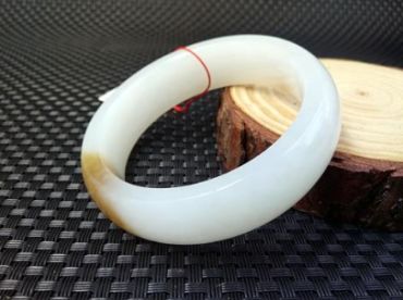 什么人不适合戴玉手镯 这四类人不宜戴玉手镯 什么人不适合戴玉手镯 这四类人不宜戴玉手镯