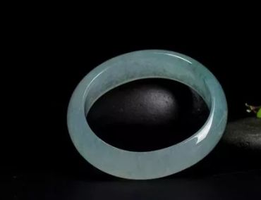 怎样选翡翠手镯 挑选翡翠手镯入门技巧 怎样选翡翠手镯 挑选翡翠手镯入门技巧