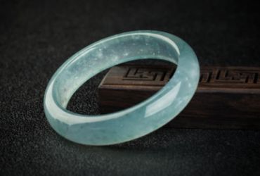 翡翠手镯棉絮会带没吗 翡翠手镯棉絮能带开吗