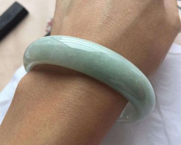 玉手镯断了有什么忌讳 断了的玉手镯能随身携带吗 玉手镯断了有什么忌讳 断了的玉手镯能随身携带吗