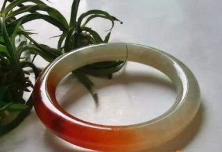 清代翡翠手镯值多少钱 清代的翡翠手镯值钱吗