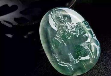 翡翠变黄是怎么回事 翡翠发黄了怎么恢复