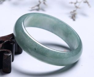 翡翠糯种手镯 翡翠糯种手镯价格