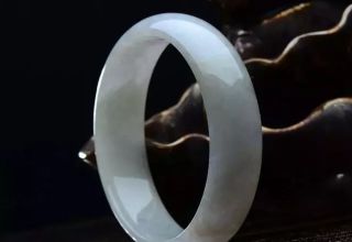 如何选翡翠镯子 翡翠手镯怎样的好
