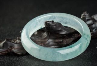 翡翠玉镯多少钱 翡翠玉手镯多少钱