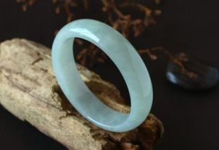 30万的翡翠手镯 30万的翡翠手镯算贵吗