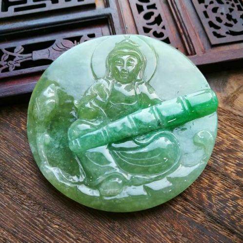 翡翠和玉的鑒別  翡翠玉的最新價(jià)格