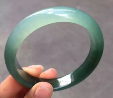 翡翠如何看种水 怎么看翡翠在种水好不好 翡翠如何看种水 怎么看翡翠在种水好不好
