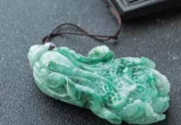 翡翠白菜寓意是什么 翡翠白菜寓意及佩戴禁忌