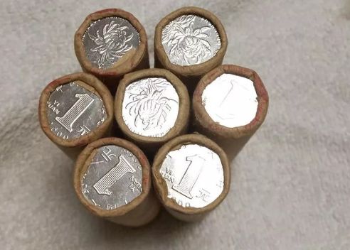 一元硬币菊花是哪年发行的  一元硬币菊花值多少钱？