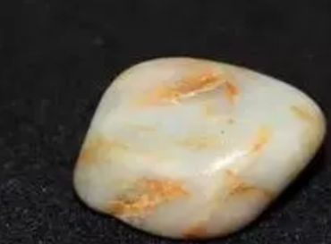 翡翠和玉哪个值钱一些 翡翠一定比玉值钱吗
