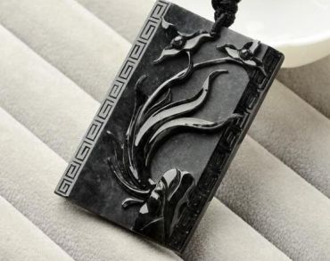 黑色翡翠 黑色翡翠值钱吗