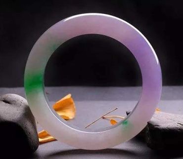 翡翠带紫 翡翠带紫一般多少钱 翡翠带紫 翡翠带紫一般多少钱