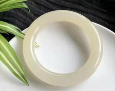 和田玉手镯图片和价格 和田玉镯子什么价位