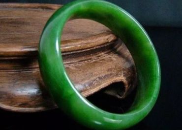 和田玉碧玉手镯价格 如何估算和田玉碧玉手镯的价格