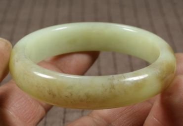和田玉黄玉手镯 和田玉黄玉手镯多少钱