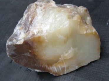 和田玉山料值钱吗 和田玉山料越大越值钱吗 和田玉山料值钱吗 和田玉山料越大越值钱吗